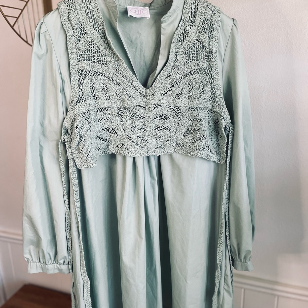 Chic Light Green Dress with Crochet Detail